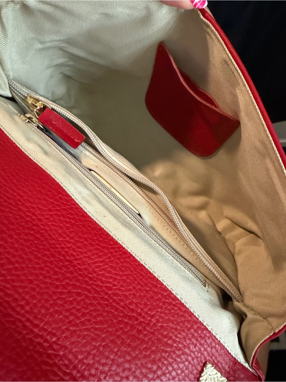 Valentino Red Pebbled Leather Shoulder Bag with Stud Logo - Picture 4 of 4